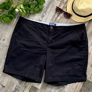 ⬇️ Old Navy Black Everyday Shorts